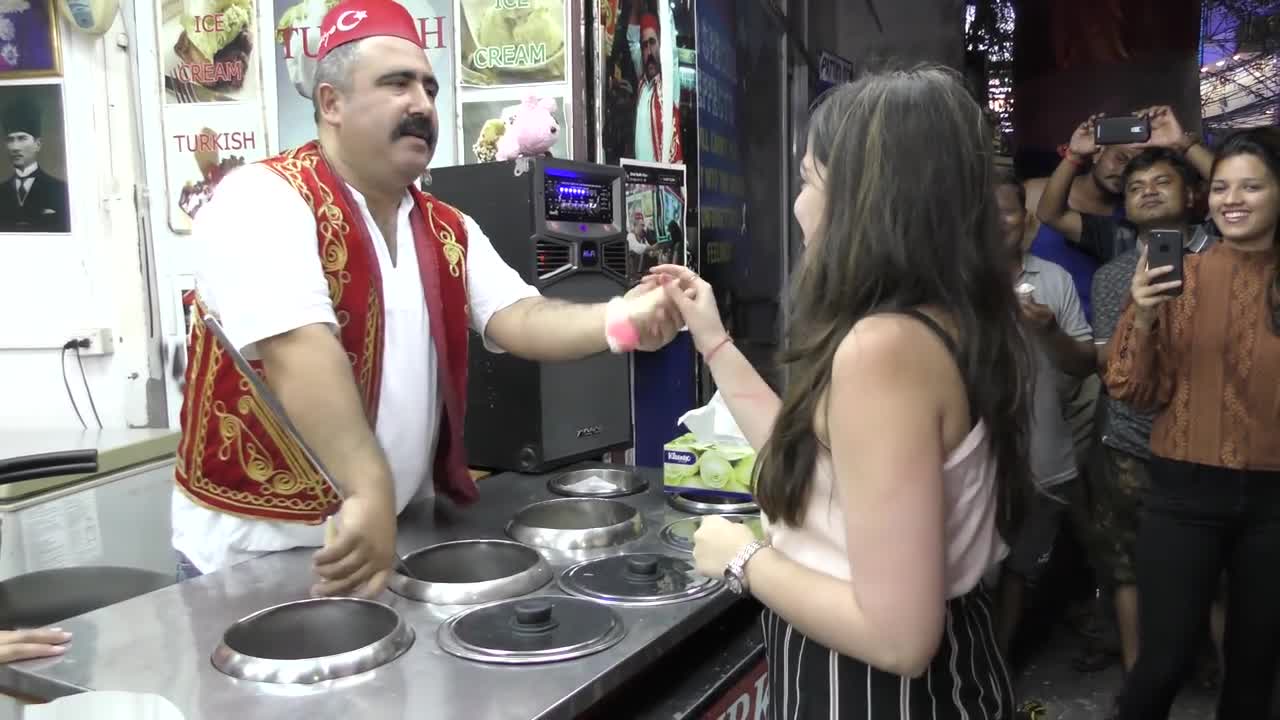 Turkish Ice Cream Man , Master of Deception , in Pattaya