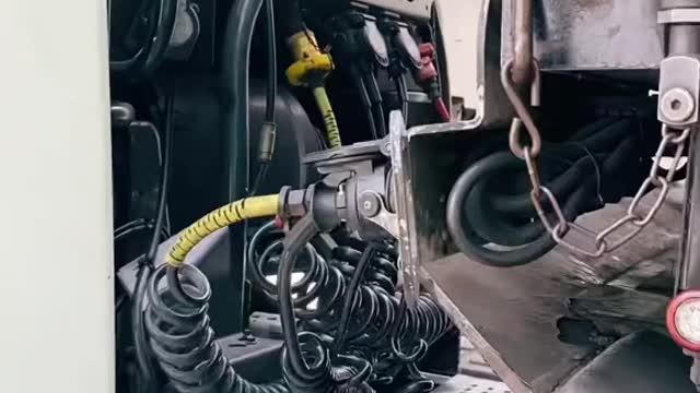 Connect the big truck plug