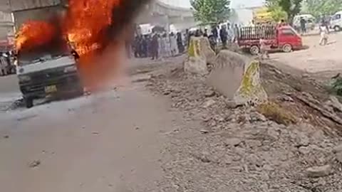 Burning🔥 car all people die