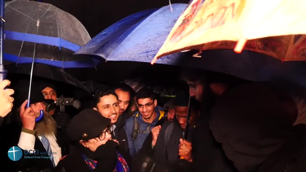 Dawah team in denial at Speakers Corner. DCCI