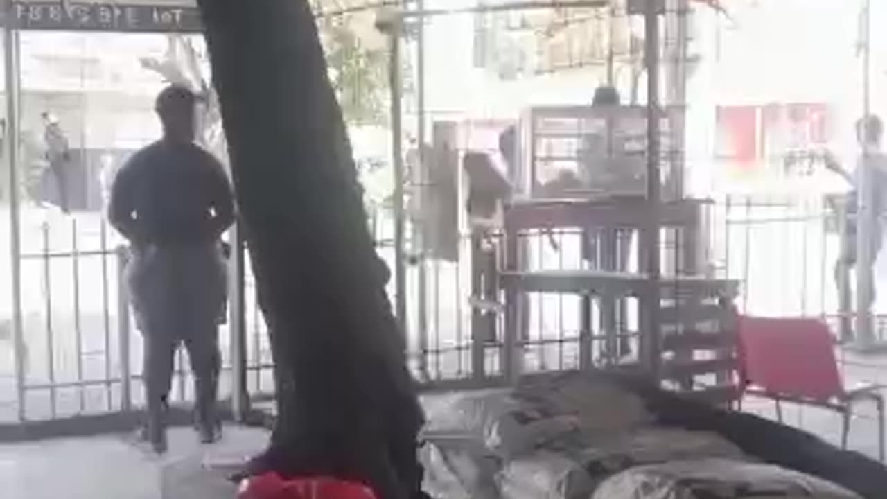 Fuga de presos de estación de Policía