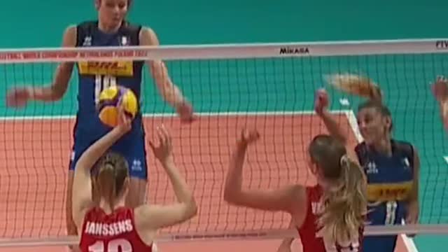 When you celebrate too early 🤯 #volleyballworld #match #celebration #volleyball