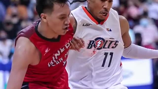 LA Tenorio Pagmumultahin ng PBA tungkol sa Controversial offensive foul ni Scottie Thompson!