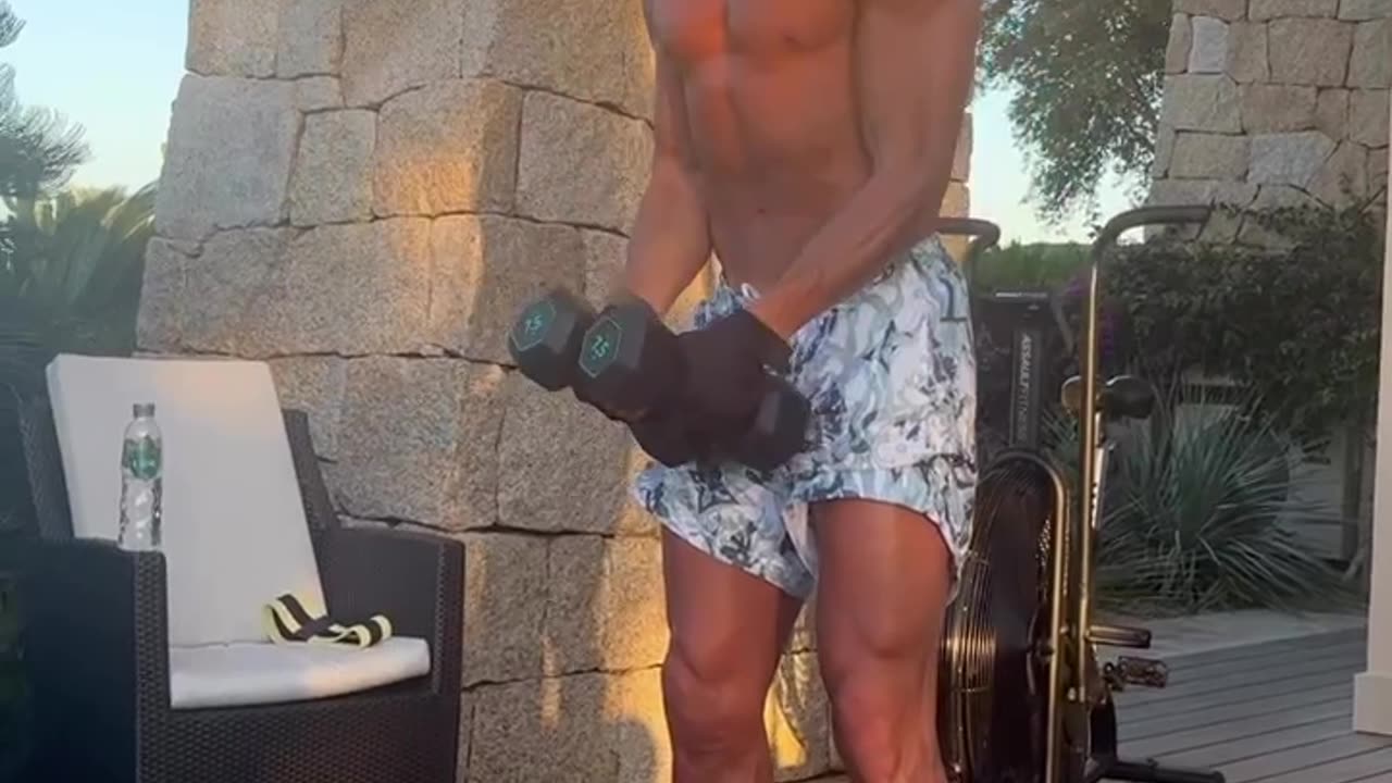 Insane Ronaldo workout!!