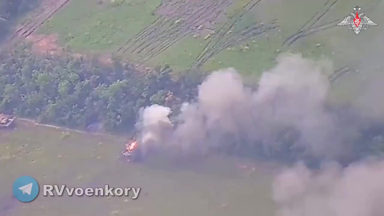 Video shows destruction of armored vehicles of the Armed Forces of Ukraine near Zaporozhye