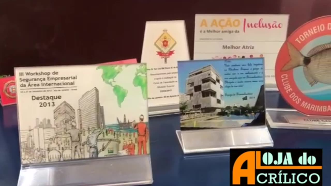 Lindos troféus para homenagear e presentear o funcionário da sua empresa.