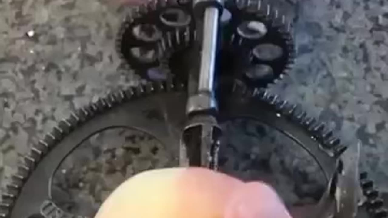160 years old Apple peeler🍎 #gadgets #tools #satisfaction