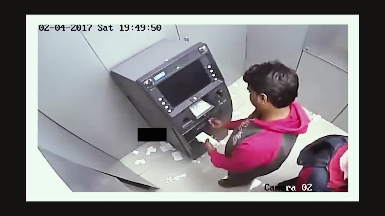 How Hackers Rob ATM's (The Ploutus Wave)