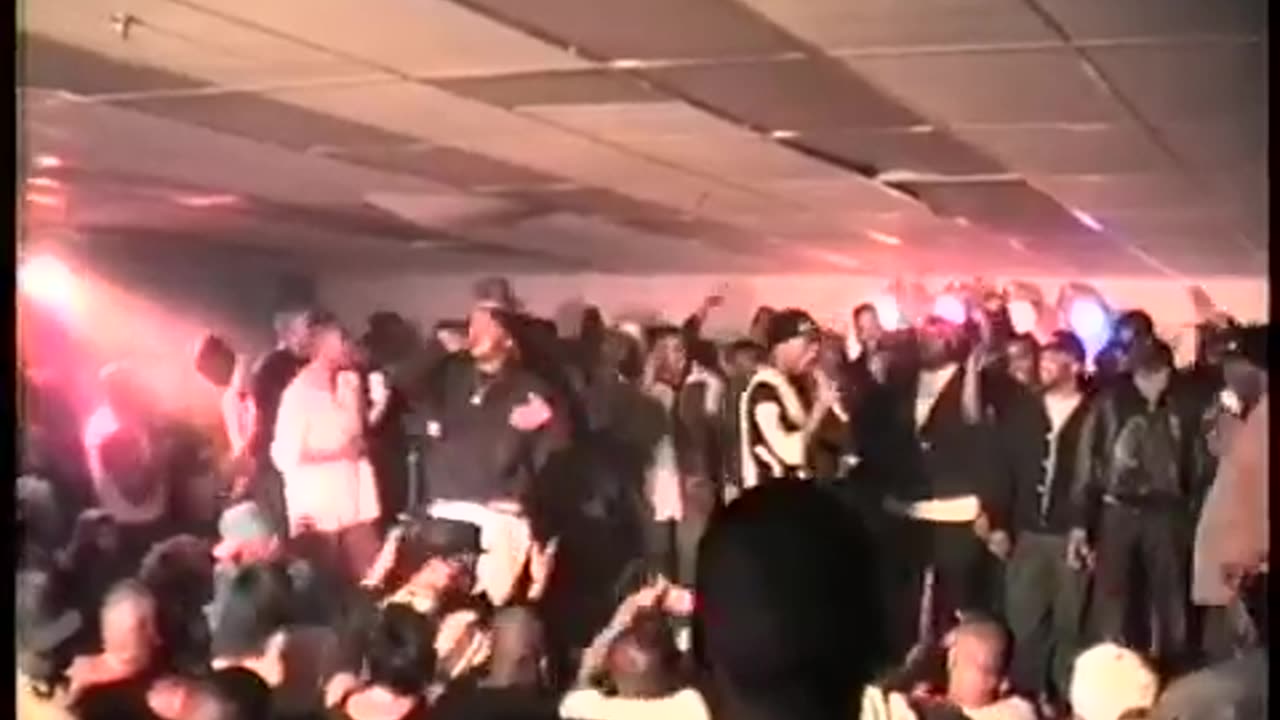 2PAC Ft. MC Breed Live - Gotta Get Mine 1993, Flint MI
