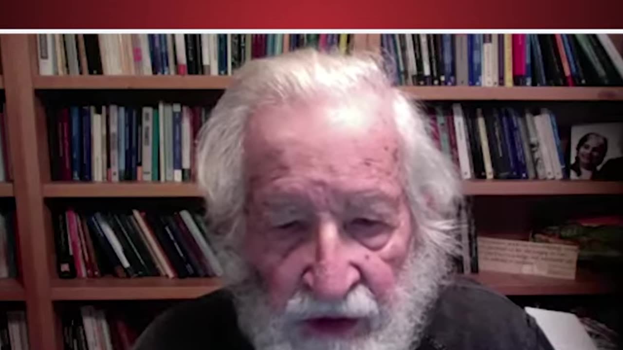 Noam Chomsky - FREEDOM OF SPEECH: GOVERNMENT & TECH COMPANIES WANT TO SILENCE YOU