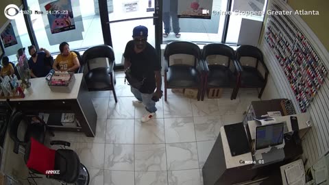 Man tries to rob Atlanta nail salon - gets ignored