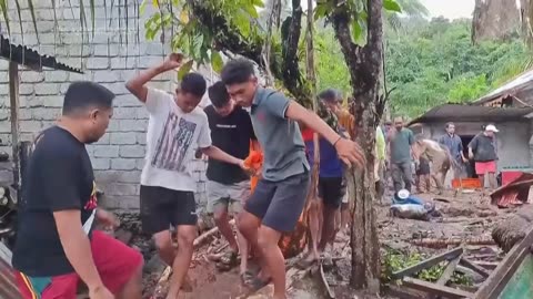 At least 11 die in flash flood in eastern Indonesia.mp4