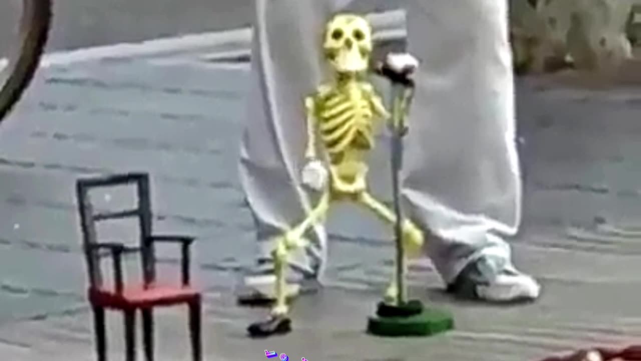 Funny Skull Dancing.