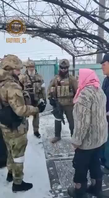 Residents of the liberated cities of the LPR meet Chechen SF - Ukraine War Combat Footage 2022