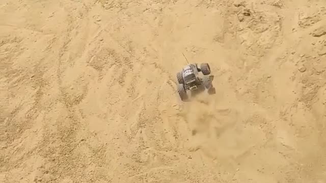 Traxxas Gravedigger massive airtime & near fail landing