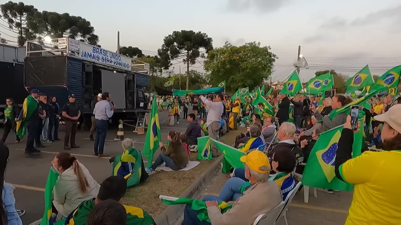 Nova notícia nas manifestações, Generais do Exército estão em reunião com o Presidente