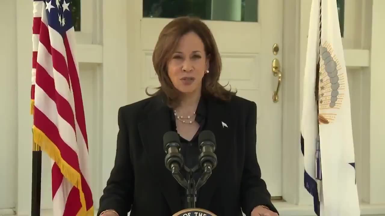 KAMALA DESPERATE, PUSHES FAKE NEWS SMEAR AGAINST TRUMP WITH 13 DAYS LEFT! 😡📰