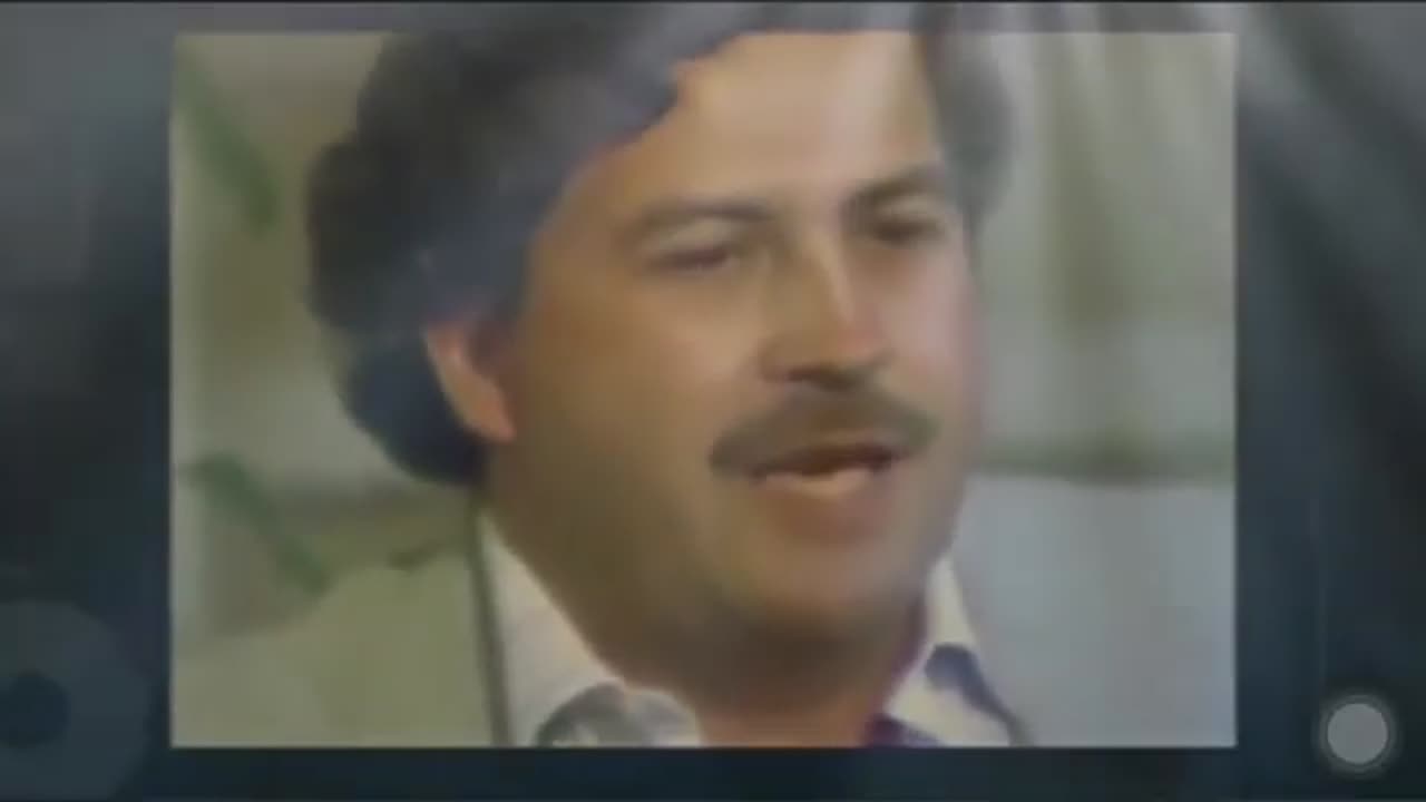 Pablo Escobar en el Congreso./ him as "lawmaker"