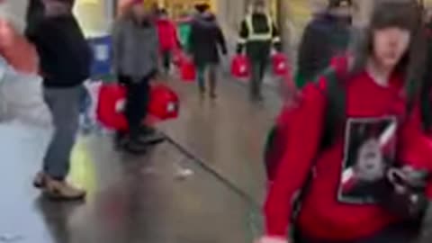 POLICE STEAL TRUCKERS FUEL AND THE RESPONSE IS TONE OF FUEL CAN REPLACE TO SHOW THE POLICE GUYS.