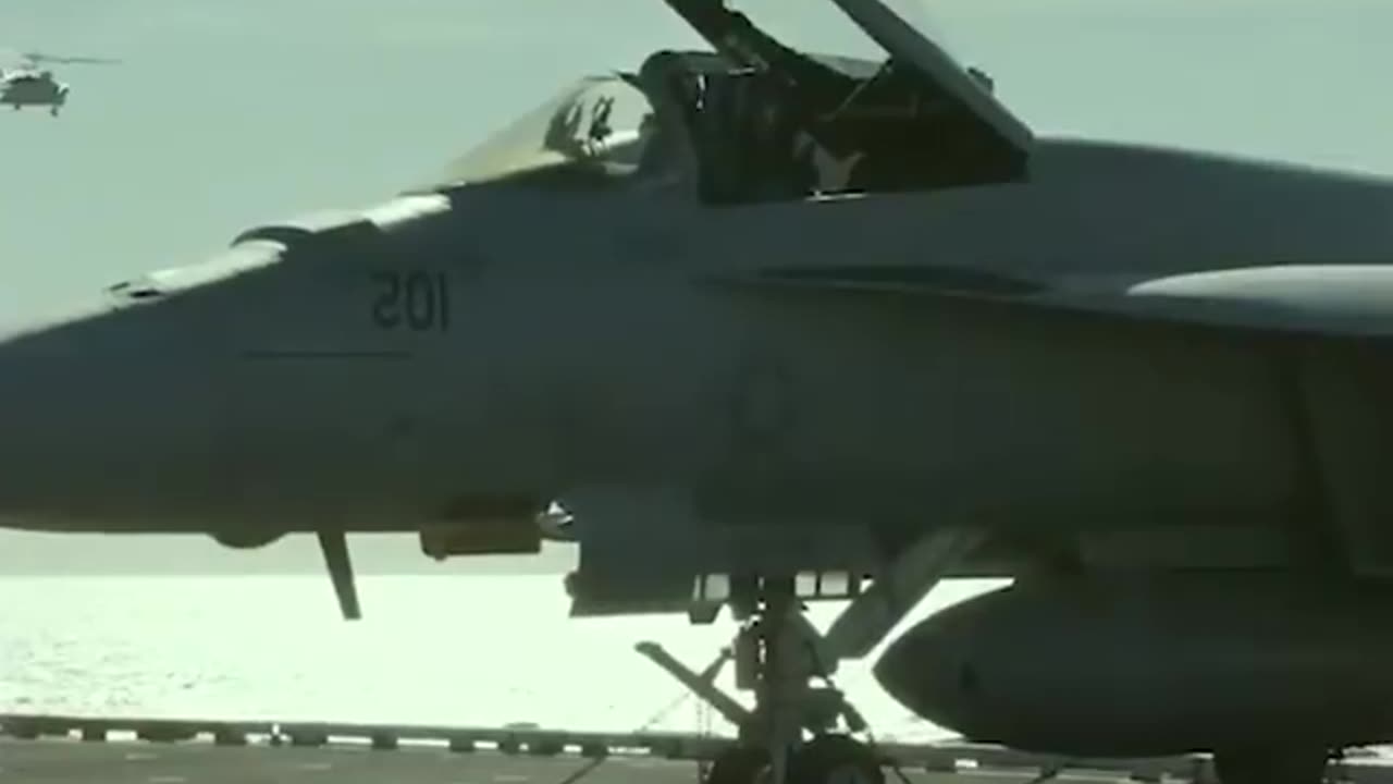 Tom Cruise Witness The fighter Pilots As They Accomplish The Mission