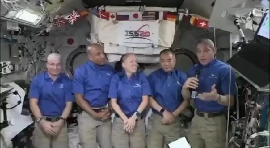 NASA - When you forget you are in a TV studio and not a weightless environment