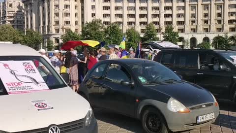 Protest în Piața Constituției împotriva scumpirii carburanților (News România; 30.06.2022)