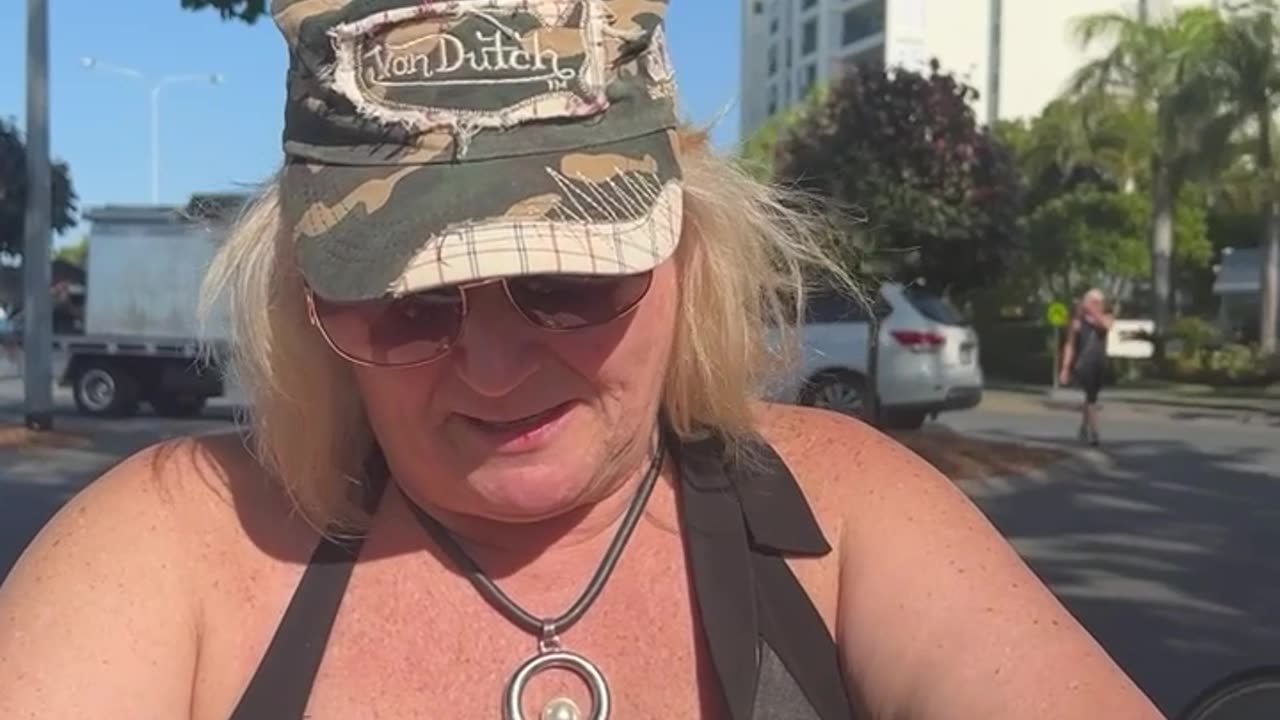 Mom Accidently Feeds Seagulls From Her Mouth