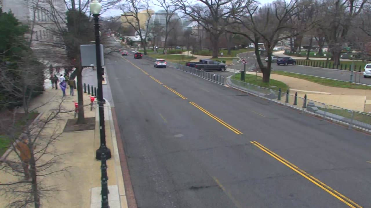 0936RHOB00IndepAveSWEastofTaxi_2021-01-06_10h40min01s537ms.mp4