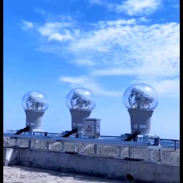 태양 전지판 끝남. 1개로 하루에 10kw 생산하는 유리로 만든 지구본 나옴.avi