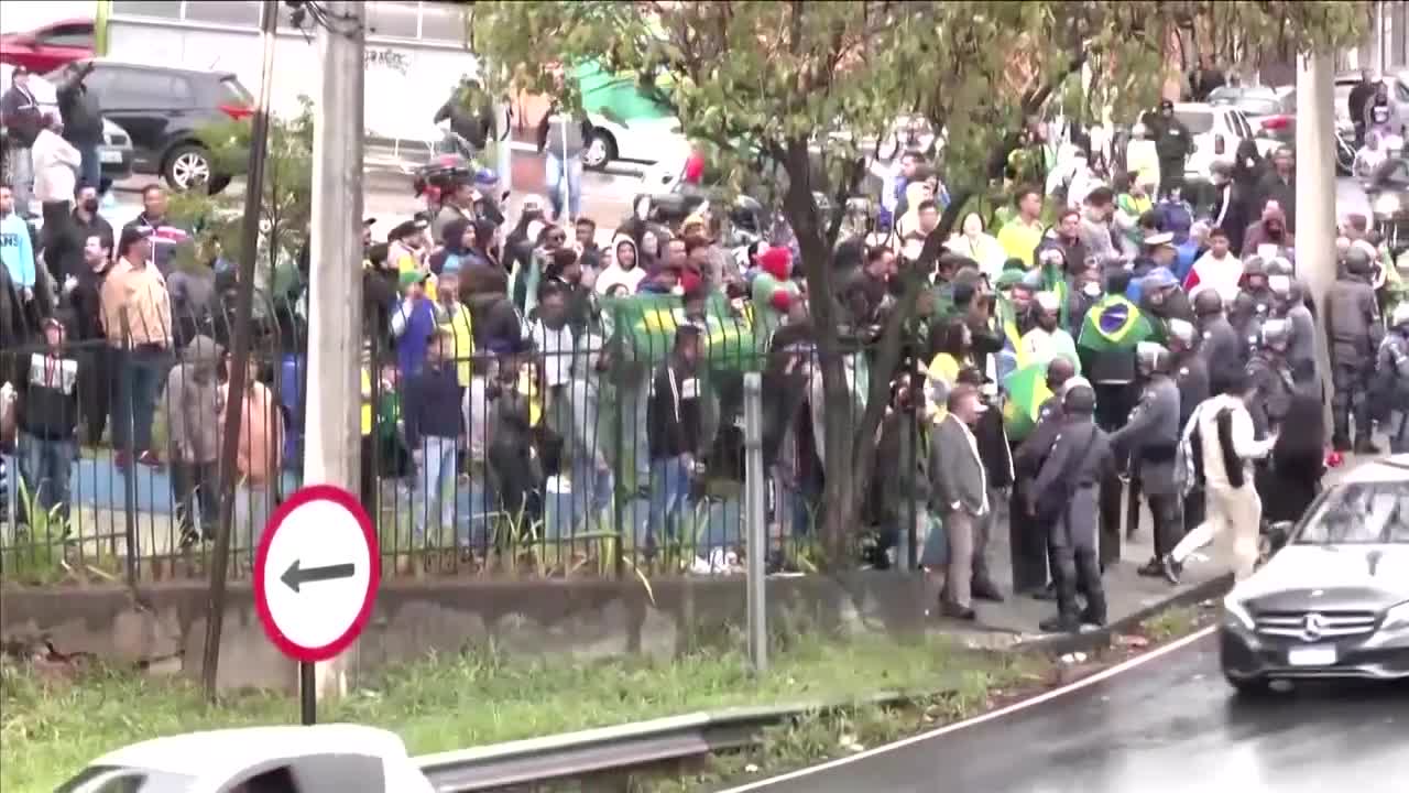 Brazil: Bolsonaro urges protesters to lift blockades