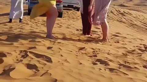 BEAUTIFUL GIRS ARE ENJOYING