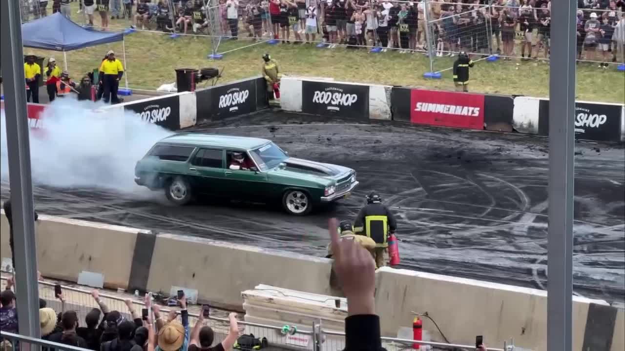 Summernats 35 Burnout fires