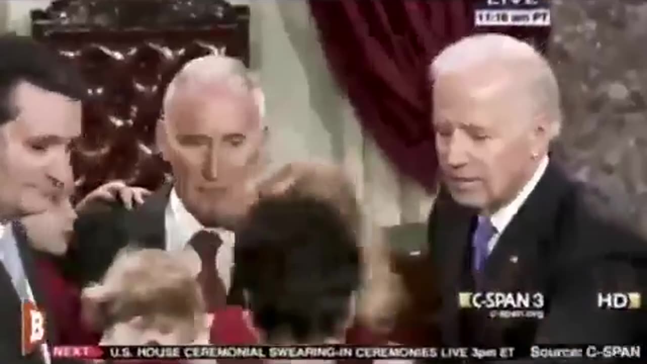 Pedo Joe Biden ripreso dalla telecamera