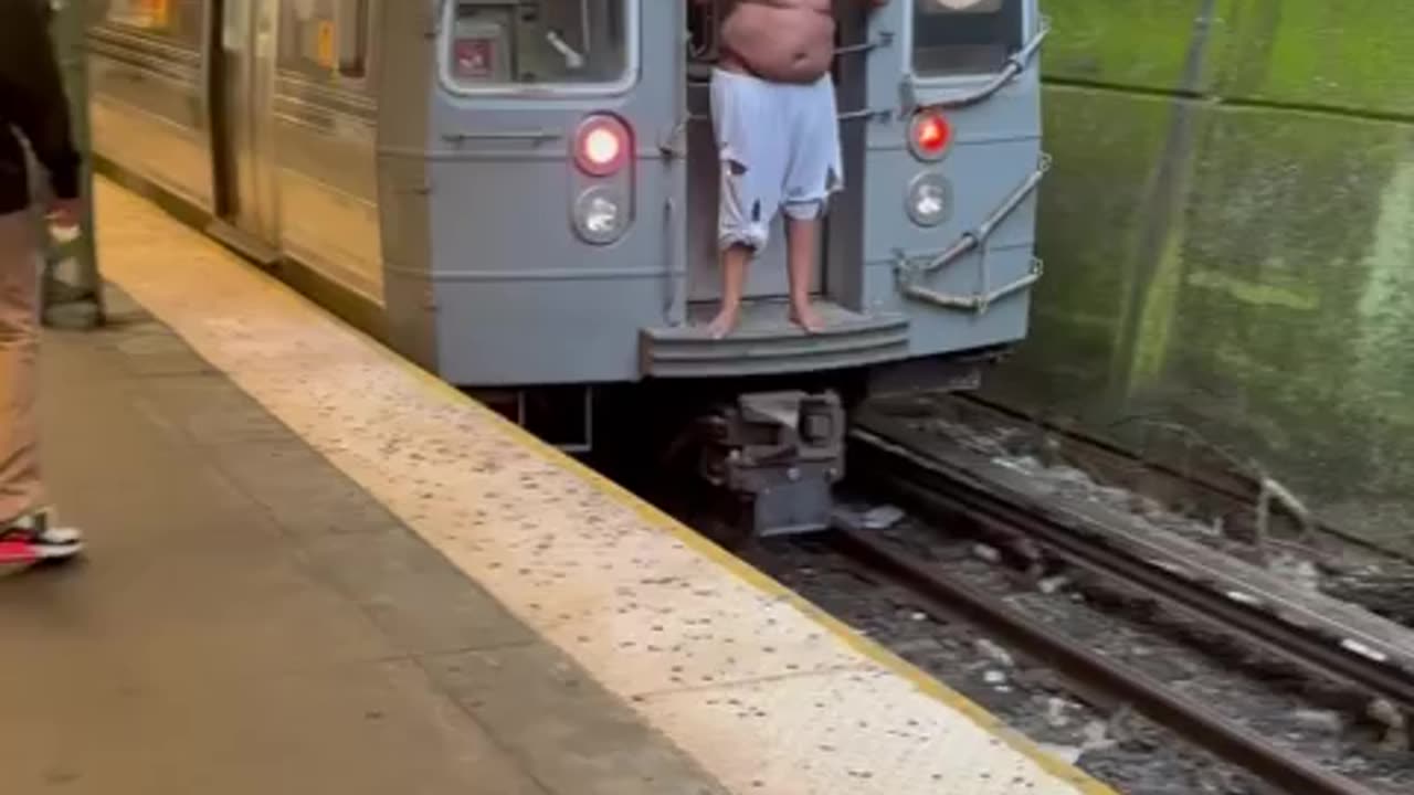 Bum Snatches Smoke and Hops Train! 😂 #SubwayComedy #NYC #FunnyShorts #LOL