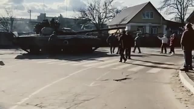 Ukrainian Civils Do Not Let Russian Tanks Get Into Ukraine | War In Ukrain