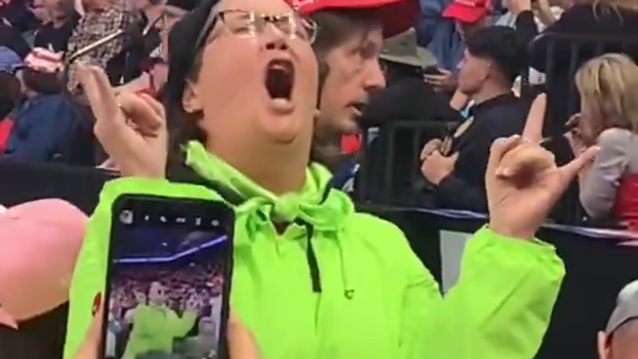 A woman showed up at a Trump rally dressed as a triggered 2016 liberal.🤣