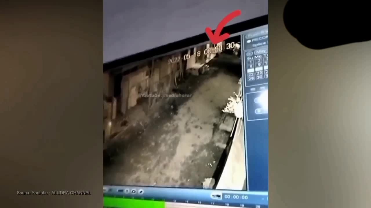 flying pocong caught on CCTV