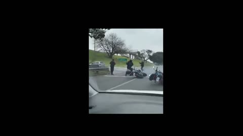 Shots fired on the General Paz: Thief runs over police officers who tried to stop him