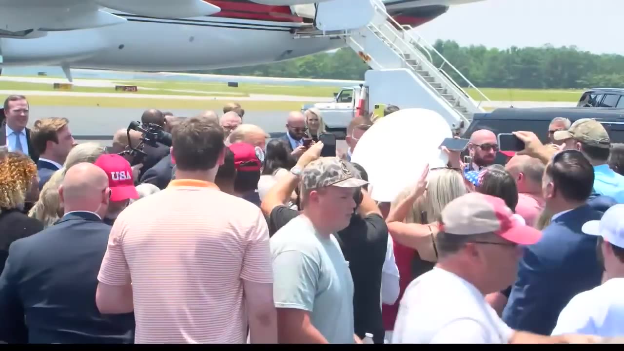 Trump arrives in Georgia to speak publicly for first time since federal indictment
