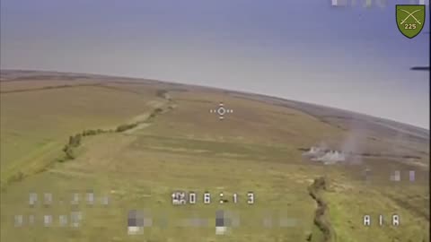 Robot Aerial Battle Watch as the FPV drone hunts down and then shoots down