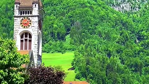 In the daily fireworks, poetry and distant heart. The Swiss
