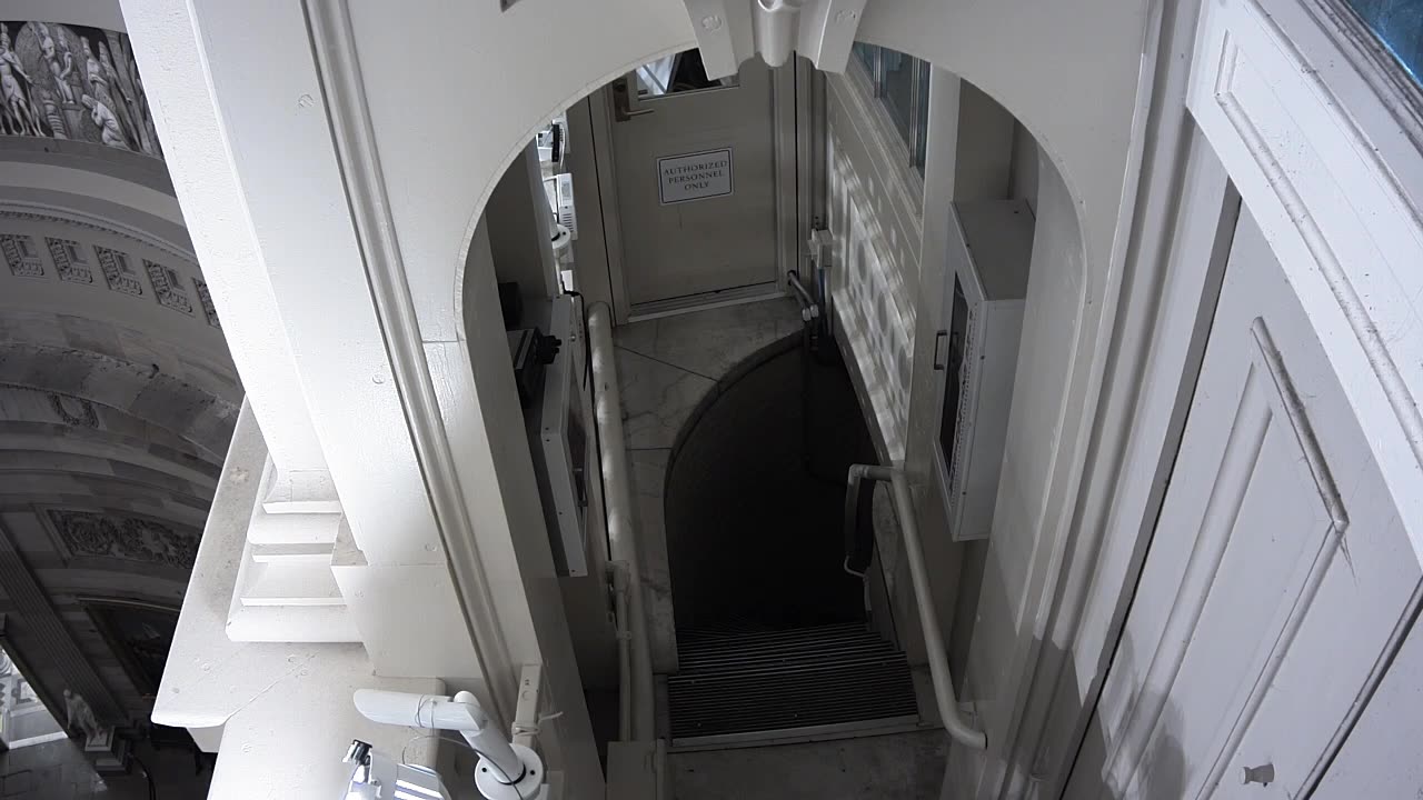 Camera0911USCDPLDomeStairsLower_2021-01-06_Starting_at_19h40min02s157ms