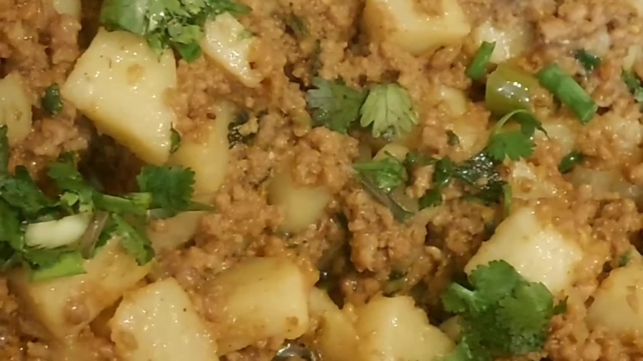 Delicious Potato Mince Recipe | Aloo Qeema Recipe