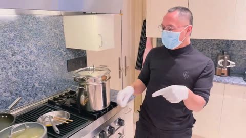 20211225文贵先生GETTR³：在今天这个特别的日子里．当年的齐澳塞斯库就是在12月25号被枪毙的！原来共产主义的苏联也是在12月25号解体的…