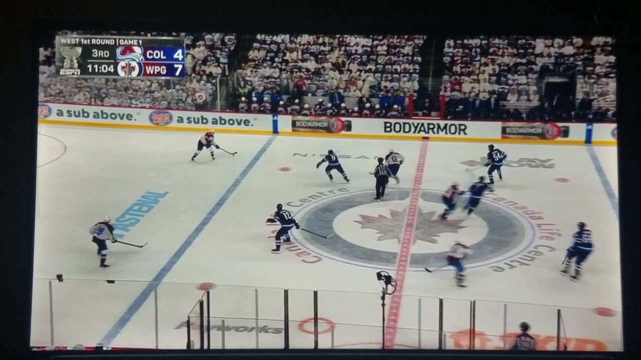 West 1st Round Game 1 - COL vs WPG - Jets Lead 7-4