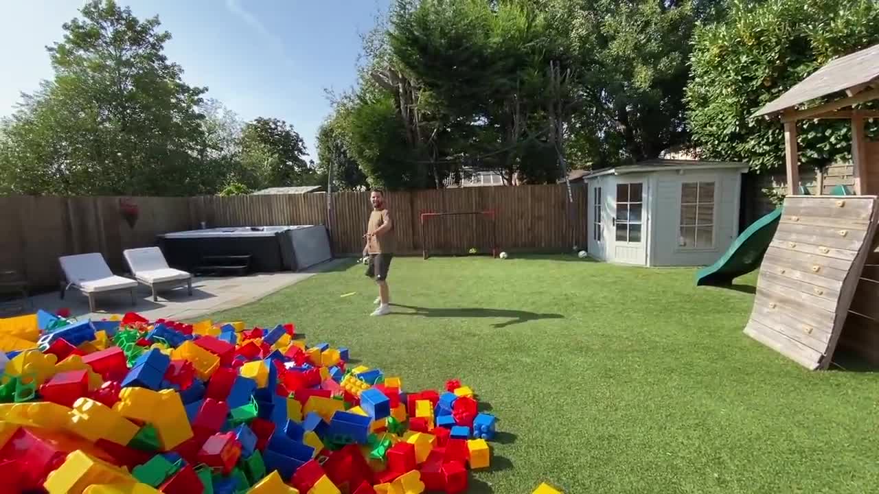 BUILDING A WORLD CUP STADIUM IN OUR GARDEN WITH 3000 BLOCKS....