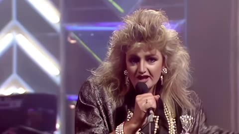 Bonnie Tyler - Holding Out For A Hero (Top Pops 05.09.1985) (Upscaled) UHD 4K