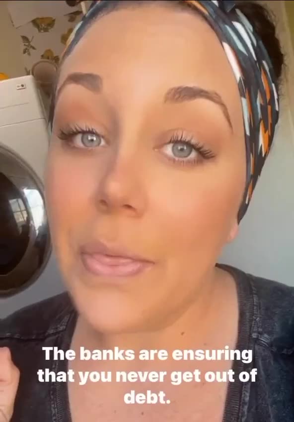 GENIOUS WOMEN defines evil Corporate-run fascist government in 17 seconds!