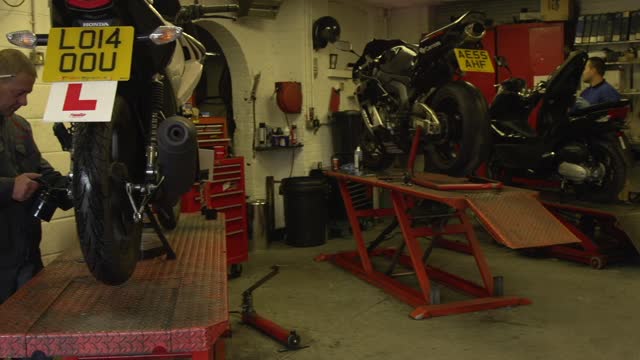 motorcycle | garage | workshop | raw 21