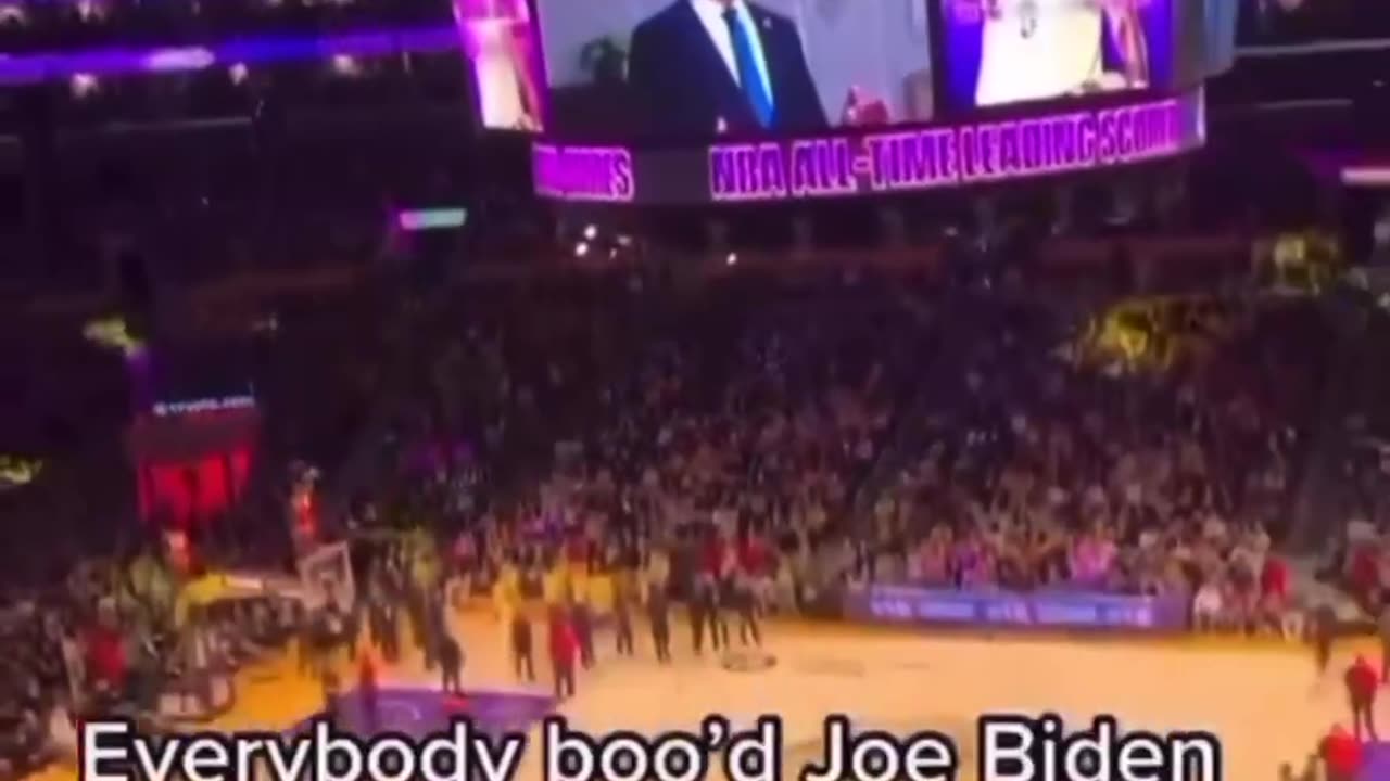 😆 😀 Everybody boo'd Joe Biden